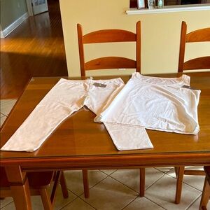 J Jill White Two-Piece Lounge Set - Top & Leggings. Brand new and Flattering.